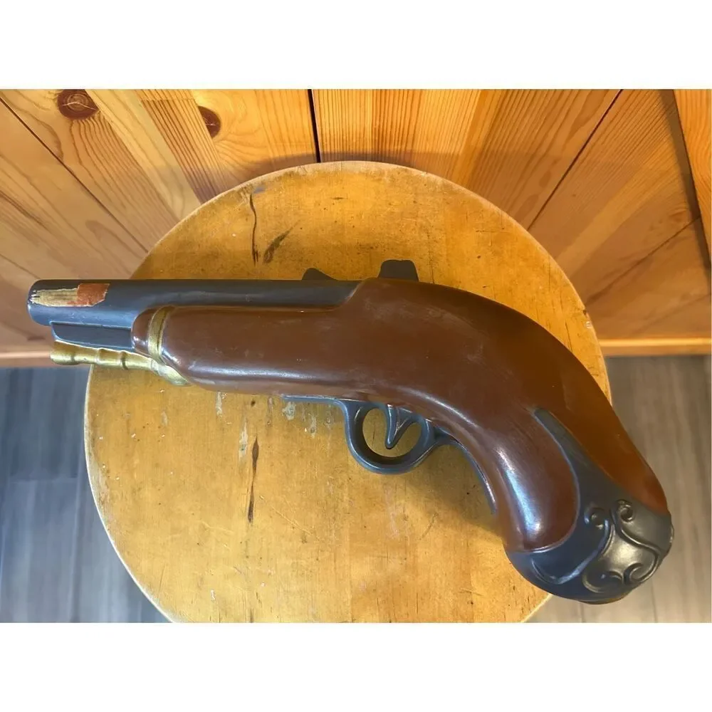 Vintage 1968 Ezra Brooks Dueling Pistol Empty Whiskey Bottle (8698)
